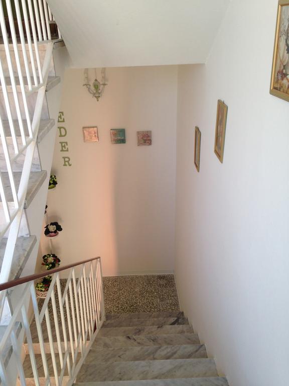 לינה וארוחת בוקר סירקוזה Eder מראה חיצוני תמונה